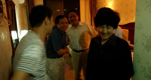 市委宣傳部部長劉淑慧及商洛日報社領導看望參會人員